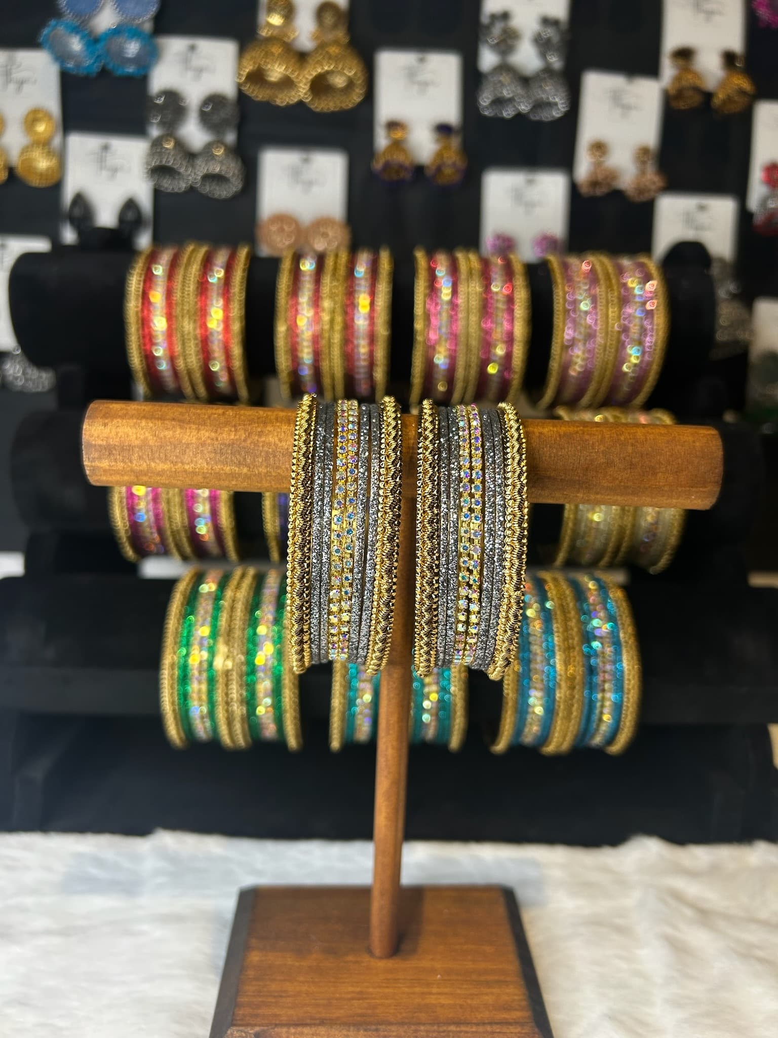 Festival Color Bangles Set - Glitzernde Bänder mit Goldrand und funkelndem Stein - Reiche Farben für besondere Anlässe - Perfekt für Hochzeiten und Partys